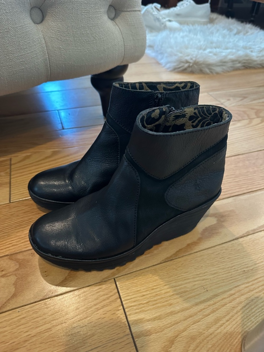 Fly London Black Leather Ankle Boots with Leopard Lining Sz 40 (9 US)